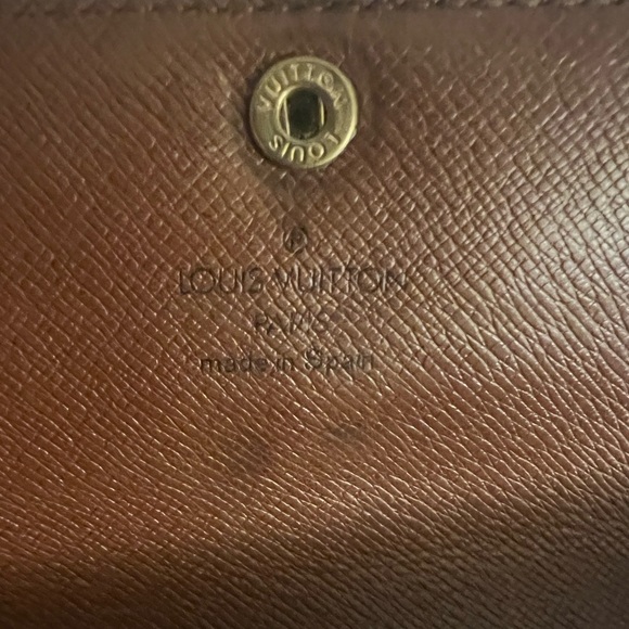 Louis Vuitton Wallet - Picture 4 of 9